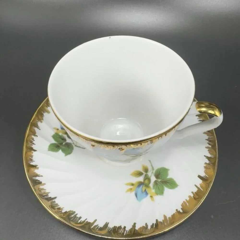 Mitterteich Bavaria Germany Fine Porcelain‎ Teacup Saucer Set Heavy Gold Pattern